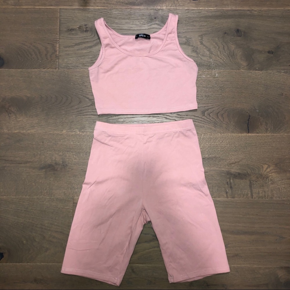 Pink matching set 🌸